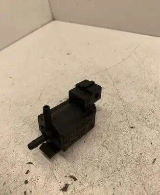 BMW 7 E65 E66 Vacuum valve 72224010 30611558