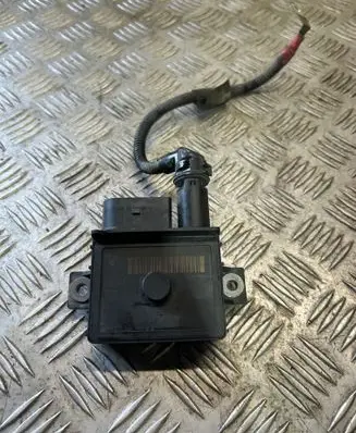 BMW X1 E84 Glow plug pre-heat relay 7798000