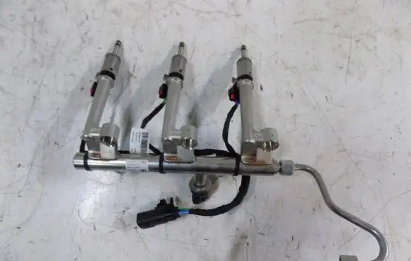 Volvo XC40 Fuel main line pipe