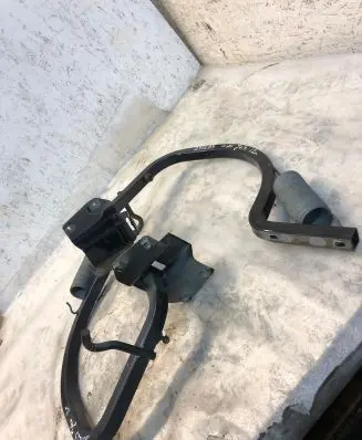 Volkswagen Jetta VI Tailgate/trunk/boot hinge 5c6827302