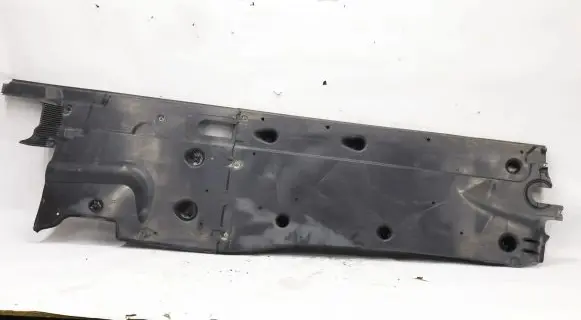 Volkswagen Caddy Engine splash shield/under tray 5R3825202A