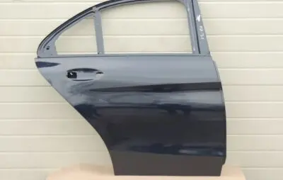 Mercedes-Benz C W205 Rear door 890