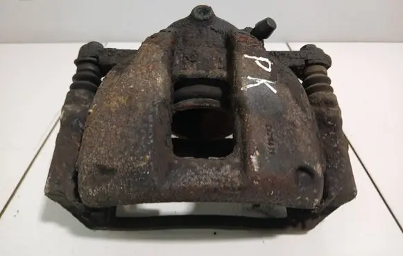 Honda CR-V Front brake caliper