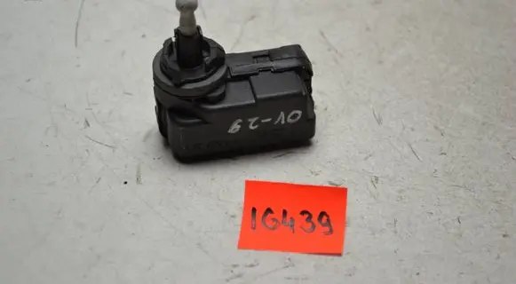 Opel Vectra C Headlight level adjustment motor 