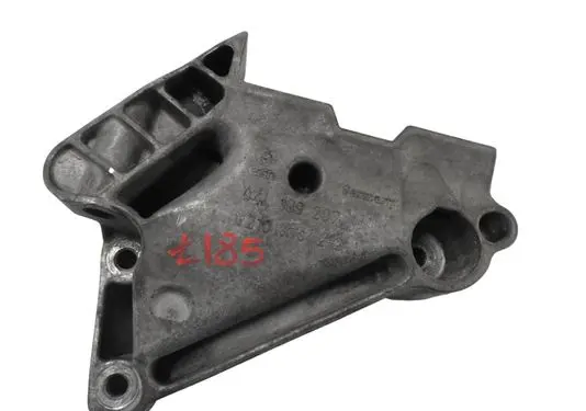 Volkswagen Golf VII Engine mounting bracket 04L199207