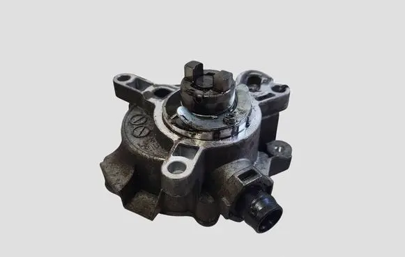 Volvo S60 Vacuum pump 31316688