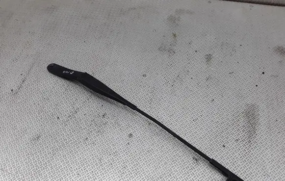 Opel Astra H Front wiper blade arm 13111220