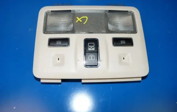 Jaguar XJ X351 Front seat light