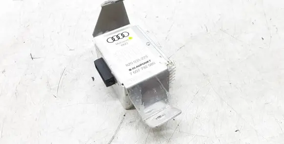 Audi A2 Sound amplifier 8Z0035223