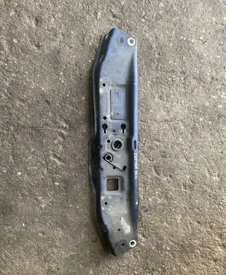 Opel Zafira B Radiator support slam panel