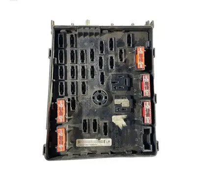 Volkswagen PASSAT B7 Fuse module 3C0937125 63592777