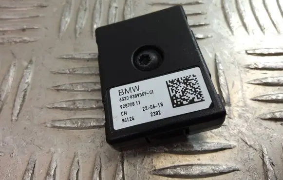 BMW X3 G01 Aerial antenna amplifier 9389559