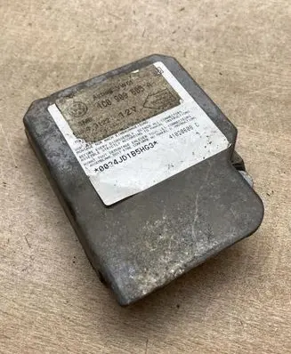 Volkswagen PASSAT B5.5 Airbag control unit/module 1C0909605A