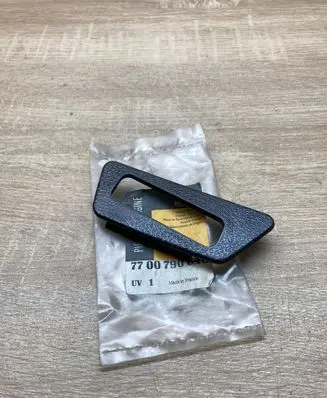 Renault 19 Seat belt trim 7700790648