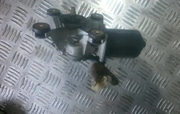Nissan Sunny Wiper motor
