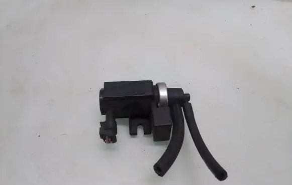 Mercedes-Benz B W245 Turbo solenoid valve A0051535528 05T075