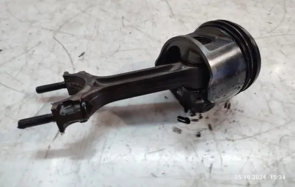 Nissan Navara D22 Piston 