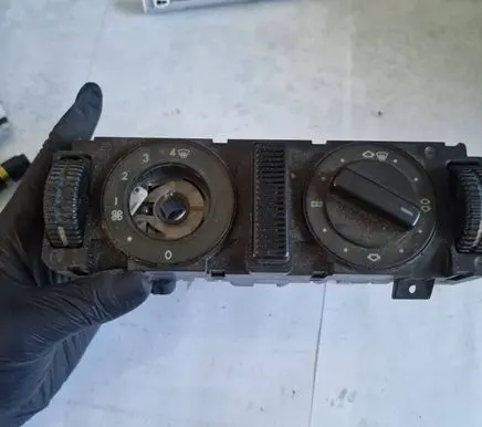 Mercedes-Benz C W202 Climate control unit 2028300985 9140010092