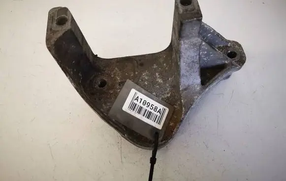 Peugeot 407 Engine mounting bracket 326C27L