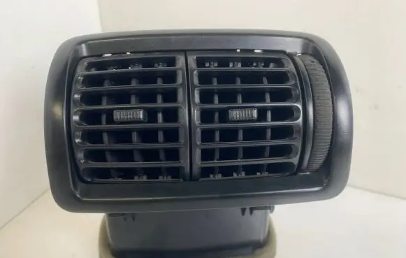 Rear air vent grill