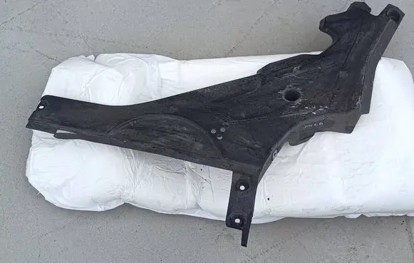 BMW 6 F06 Gran coupe Fuel tank bottom protection 7312832 REC100 74850610
