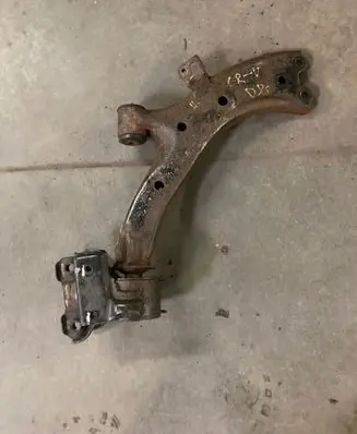 Honda CR-V Front lower control arm/wishbone