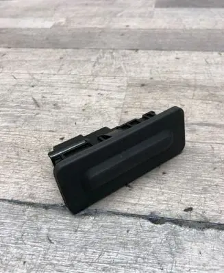 Peugeot 5008 Tailgate trunk handle 9827560380 20191113