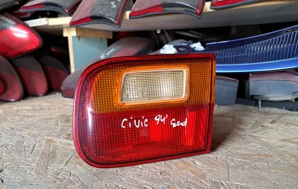 Honda Civic Tailgate rear/tail lights 0431132