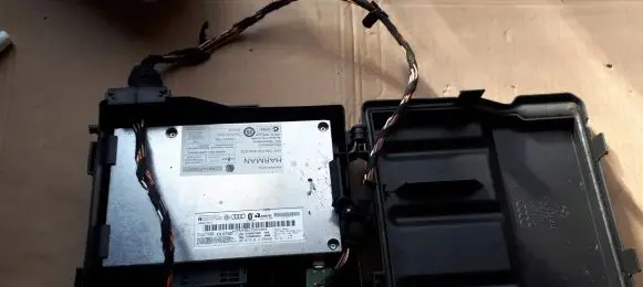 Audi A4 S4 B8 8K Bluetooth control unit module 8T0862335E