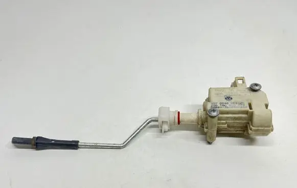 Volkswagen PASSAT B5.5 Central locking motor 3B0959782