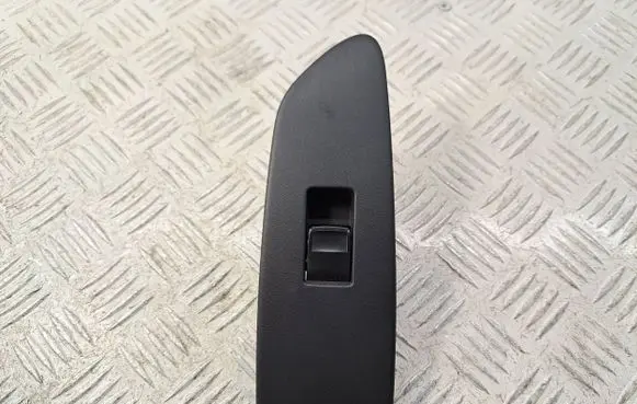 Toyota Auris 150 Electric window control switch 848100D030 7423102530