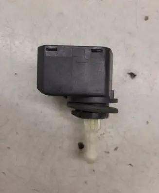 Audi A6 S6 C6 4F Headlight level adjustment motor 00883000