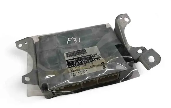Toyota Corolla E120 E130 Engine control unit/module 8966102630