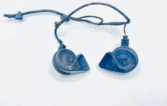 Audi TT TTS Mk2 Horn signal 011165 33881165