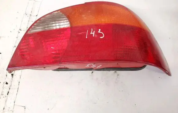 Toyota Avensis T220 Rear/tail lights valeo2327