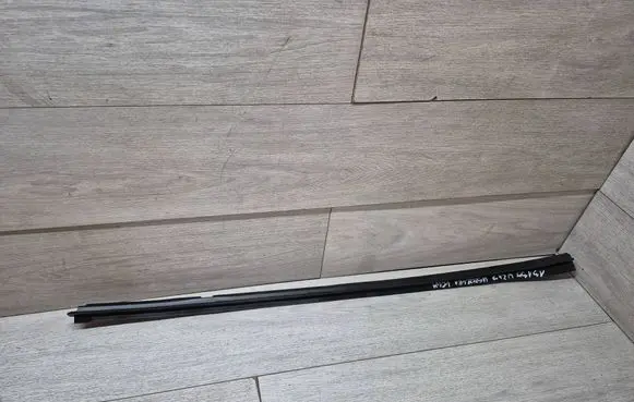 Mercedes-Benz B W247 Front door rubber seal A2477273301
