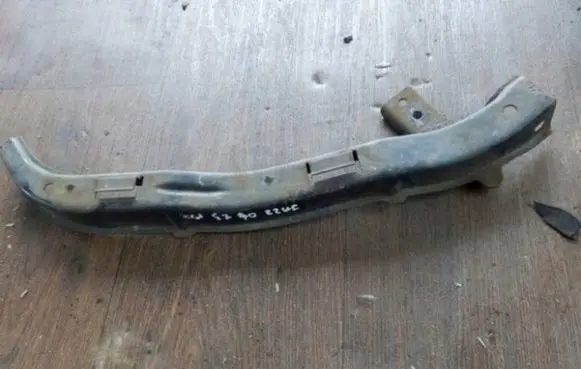 Honda CR-V Headlight/headlamp mounting bracket 74621T1VG0