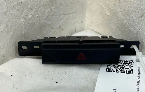 Jaguar XE Hazard light switch LX7311K656AA
