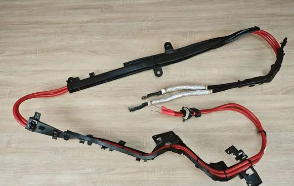 BMW 5 G30 G31 G38 Positive cable (battery) 6807322