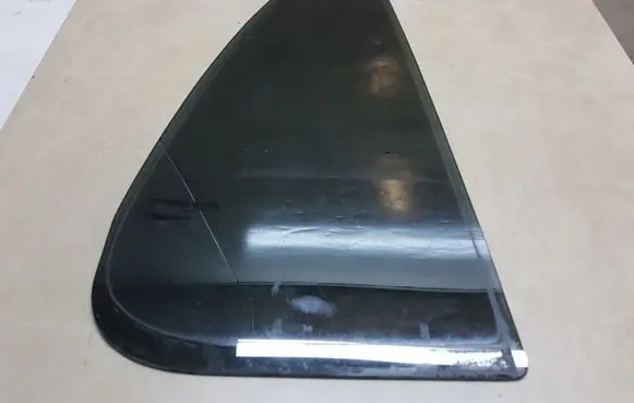 Mercedes-Benz ML W163 Rear vent window glass 43R002444 A1637350409