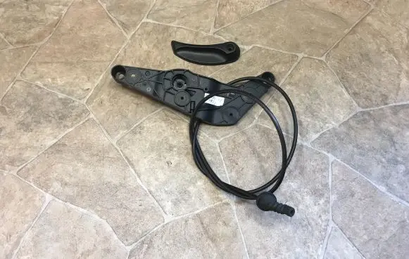 BMW 5 GT F07 Engine bonnet (hood) release handle 9114002