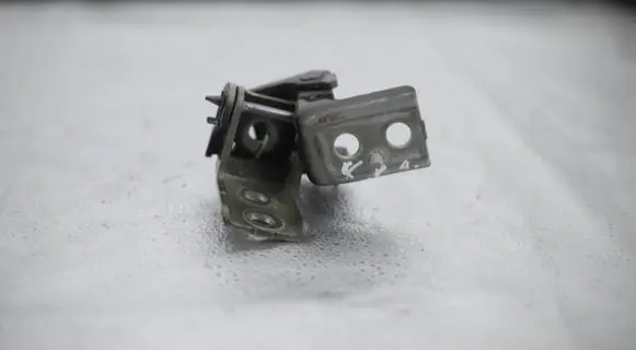 Peugeot 5008 II Front door hinge set 17219