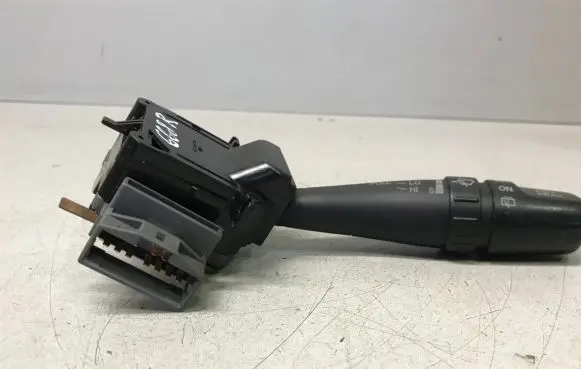 Hyundai Tucson JM Wiper control stalk 621W05200