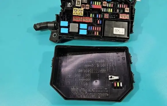 Toyota C-HR I Fuse box set 8264147050A IMPRK1590864