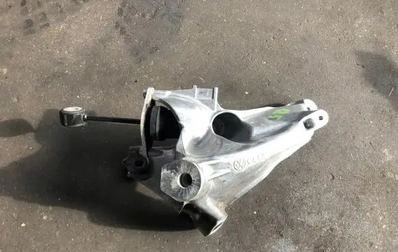 Audi Q5 SQ5 Engine mounting bracket 2229051505