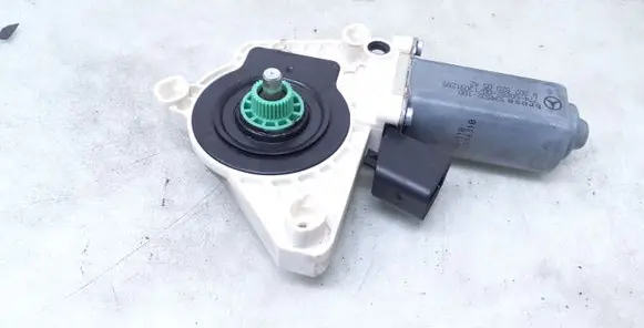 Mercedes-Benz CLS C218 X218 Front door window regulator motor A2078200542 934532100