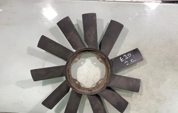 BMW 5 E39 Fan impeller 17233639