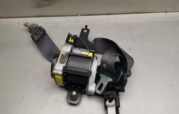 Honda Legend III KA9 Front seatbelt TJ09123AA