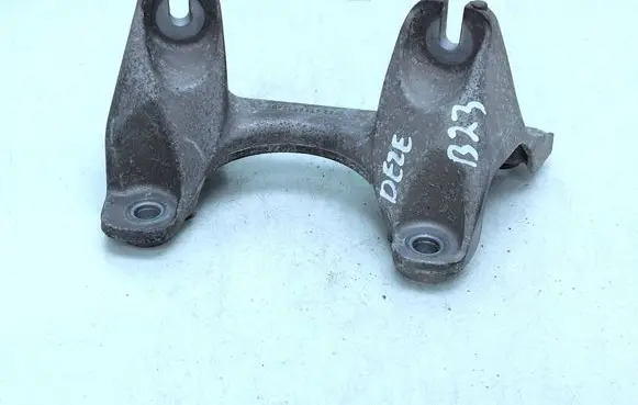 BMW 3 E92 E93 Gearbox mounting bracket 6795972 22326795972