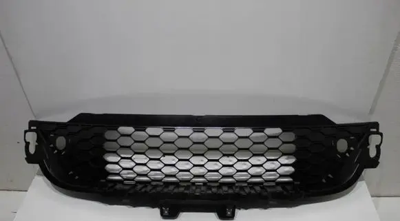 Iveco Daily 6th gen Front bumper lower grill